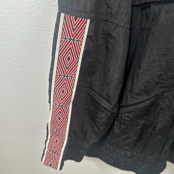 Vtg Umbro Windbreaker Half Zip Pullover With Zip In Hood Size XL - Picture 4 of 11